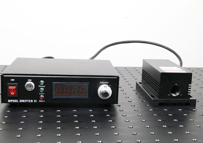 1064nm 3W Alto Voltaje Laser IR Láser semiconductor With Power Supply